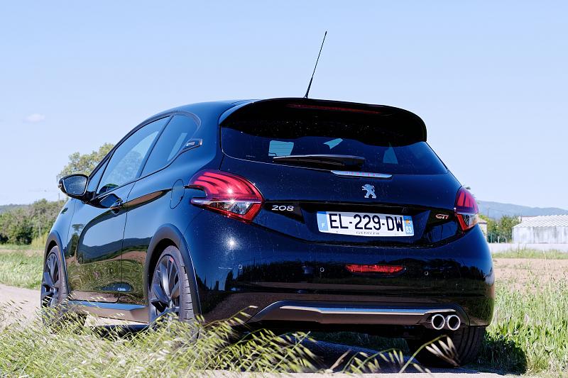 Cliquez sur l'image pour l'afficher en taille normale

Nom : Peugeot208GTI_BPS_03.jpg 
Affichages : 192 
Taille : 93.9 Ko 
ID : 7139