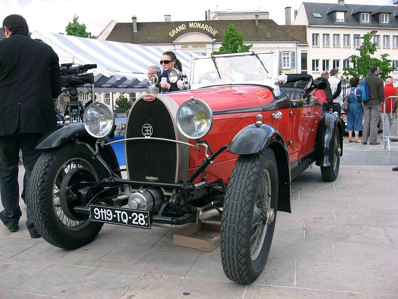 Cliquez sur l'image pour l'afficher en taille normale

Nom : Bugatti.jpg 
Affichages : 46 
Taille : 95.3 Ko 
ID : 7794