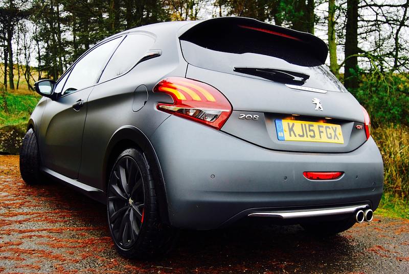 Cliquez sur l'image pour l'afficher en taille normale

Nom : 208-gti-by-peugeot-sport-grey-rear.jpg 
Affichages : 182 
Taille : 98.6 Ko 
ID : 1822