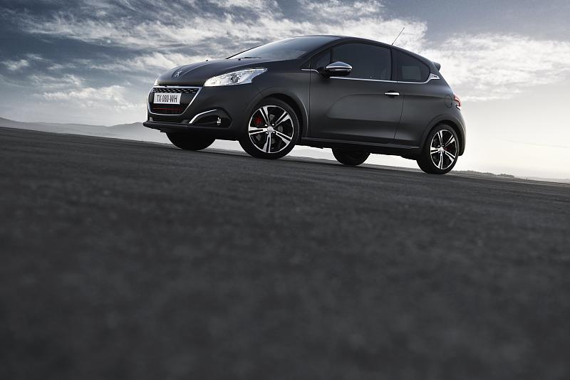 Cliquez sur l'image pour l'afficher en taille normale

Nom : peugeot208gti_phase2_1920.jpg 
Affichages : 216 
Taille : 83.2 Ko 
ID : 3192