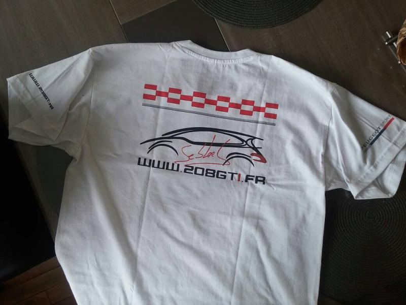 Cliquez sur l'image pour l'afficher en taille normale
Nom : tee_shirt_02.jpg
Affichages : 840
Taille : 68.0 Ko
ID : 3020