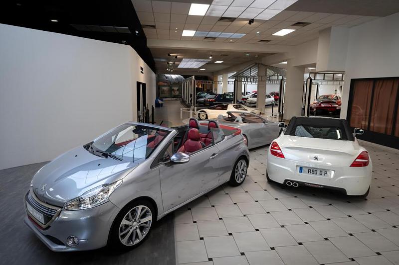 Cliquez sur l'image pour l'afficher en taille normale

Nom : Peugeot-RCZ-Cabriolet-208-Cabriolet-musee-sochaux.jpg 
Affichages : 5 
Taille : 86.5 Ko 
ID : 22326