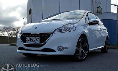 Peugeot 208 GTi - Uruguay