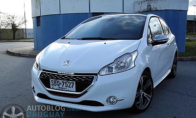 Peugeot 208 GTi - Uruguay