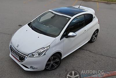 Peugeot 208 GTi - Uruguay