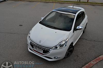 Peugeot 208 GTi - Uruguay