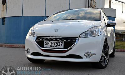 Peugeot 208 GTi - Uruguay