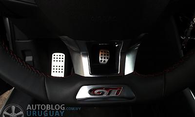 Peugeot 208 GTi - Uruguay