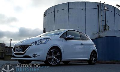 Peugeot 208 GTi - Uruguay