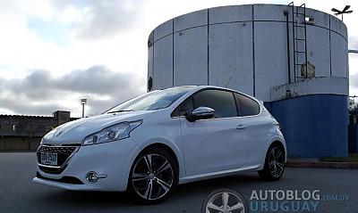 Peugeot 208 GTi - Uruguay