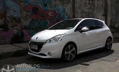 Peugeot 208 GTi - Uruguay